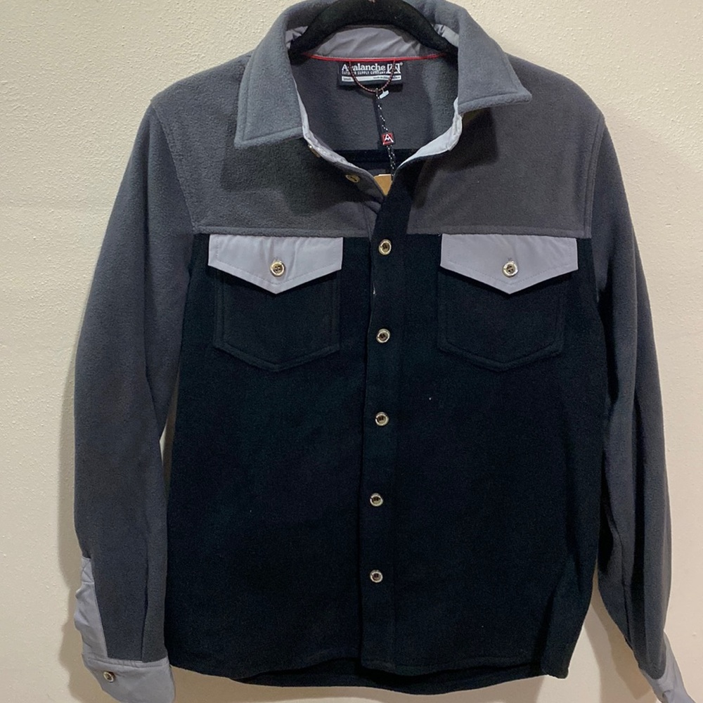 Avalanche Outdoor Supply Company Small Long Sleeve
